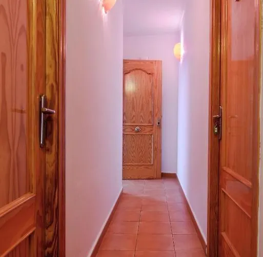 بيت شباب Residencia Sin Lujo
