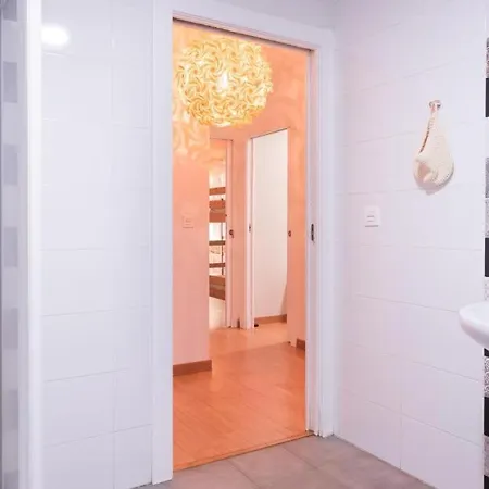 Residencia Sin Lujo Hostel *