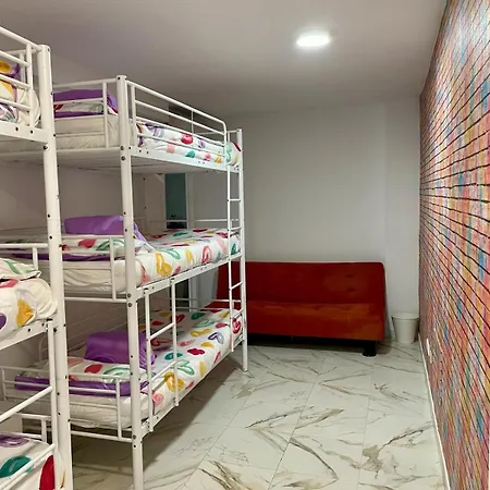 Residencia Sin Lujo Hostel Malaga